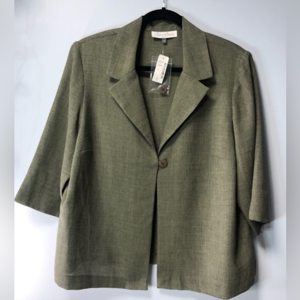 NWT Michel Antoni Blazer jacket from Addition Elle. NEW. Size 16